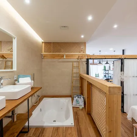 Little Palace, Jacuzzi Privado شقة *